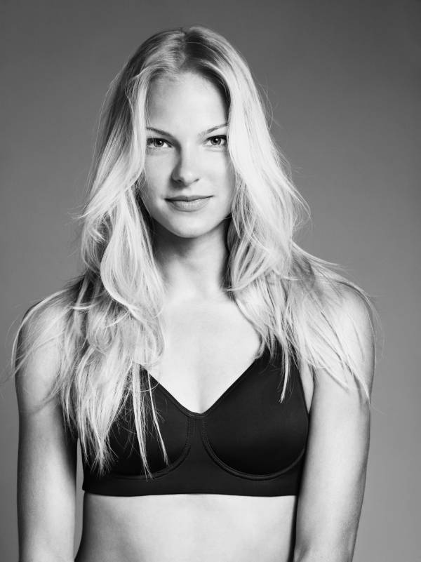 Roxane Zargham NIKE Pro Bra Athlete Campaign